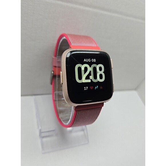 Fitbit Versa FB504 Smartwatch Fitness Heart Rate Bluetooth Extr Bands No Charger - Picture 3 of 11